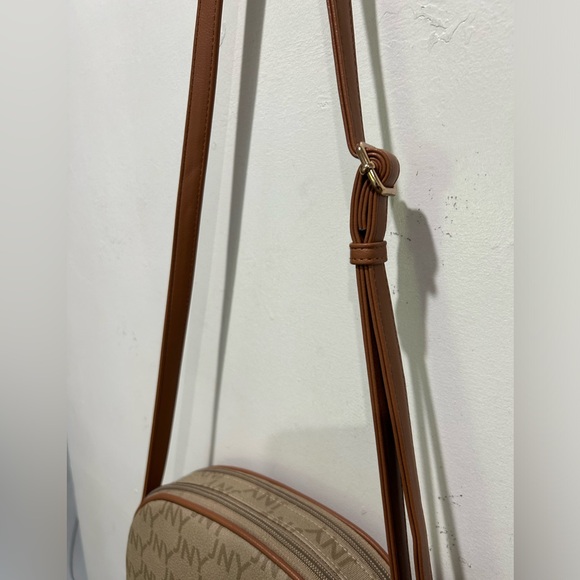 💥3/$10 💥New Jones cross body bag - Picture 5 of 7